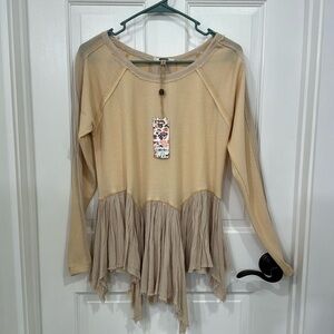 NWT yellow tan long sleeve peplum style shirt Gimmicks size XS